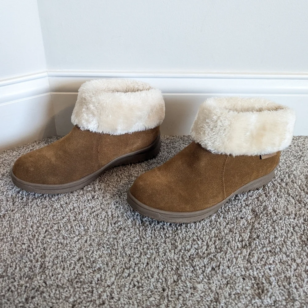 Minnetonka Southtown Suede Booties sz 6 - Water Resistant - Faux Fur Lined